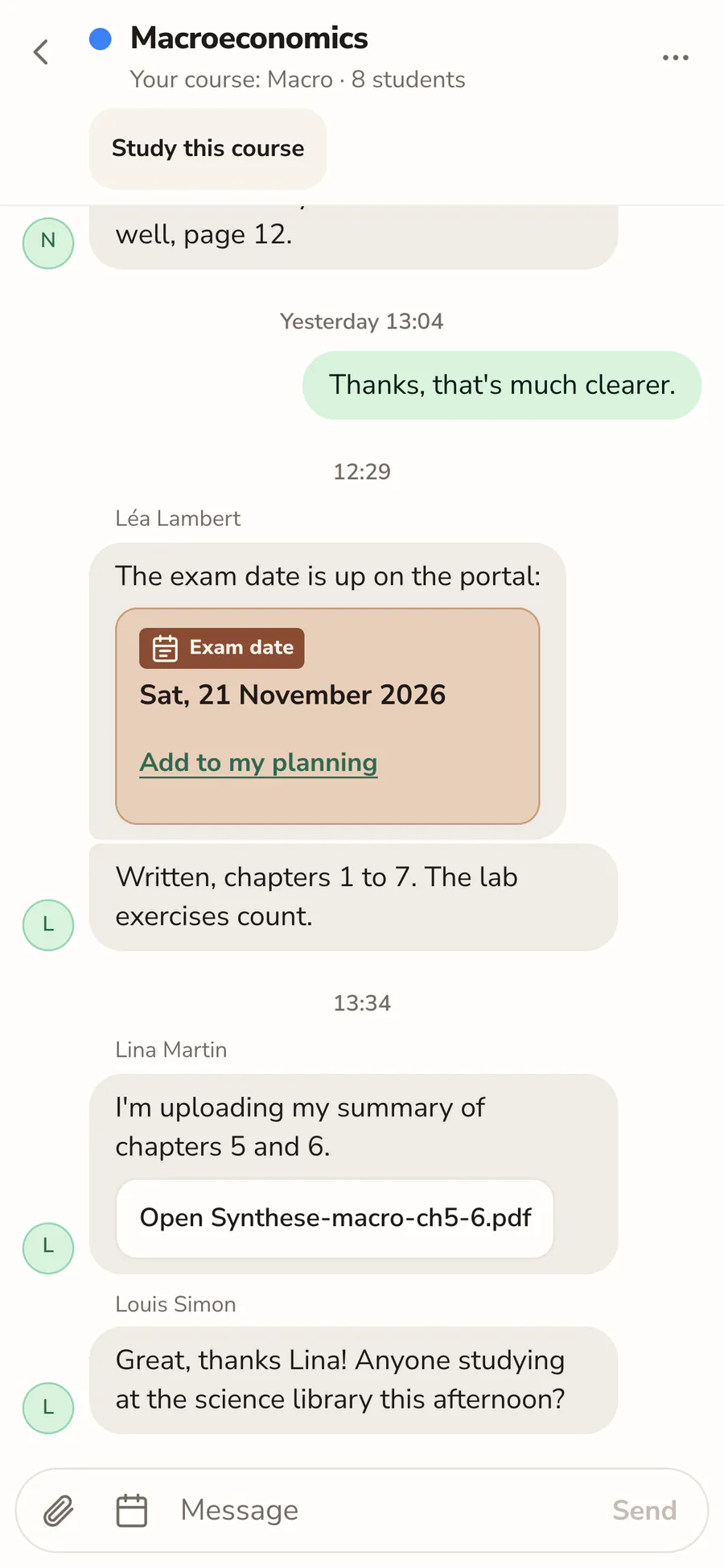 The Macroeconomics course space: discussion between students, exam date and a shared summary
